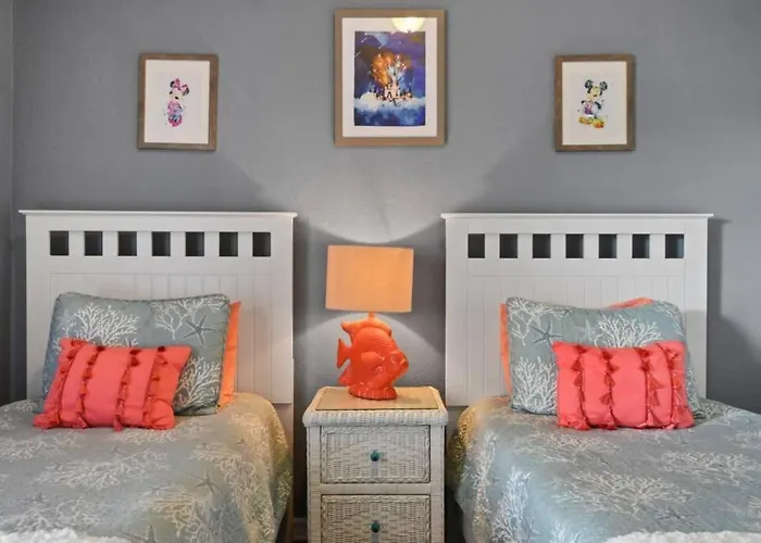 Gorgeous Bahama Bay Condo!