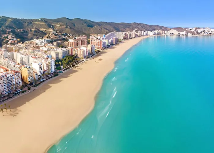 NUEVO, a 90 metros de la playa y con vistas al mar