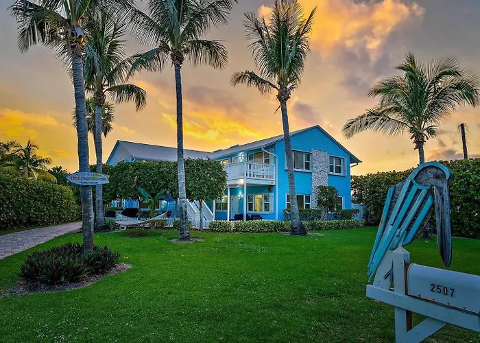 Elevated Ocean Views - 2 Bd - Walk To The Beach