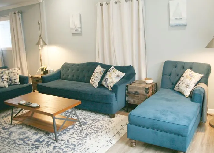 Upscale Luxury Home Just A Few Blocks From Beach