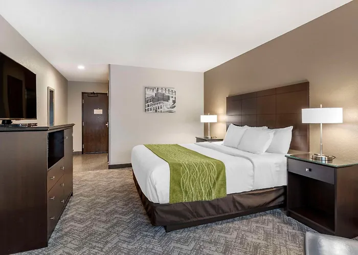 Comfort Inn & Suites Tualatin - Lake Oswego South