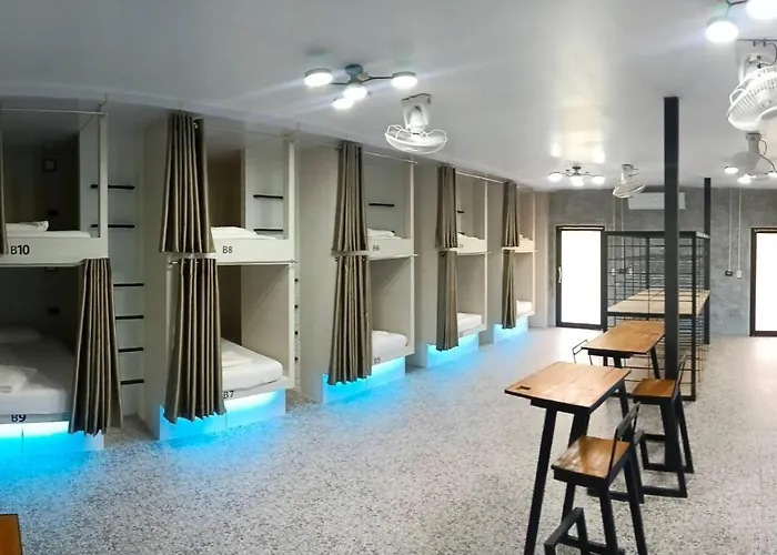 White Jail At Koh Tao Hostel