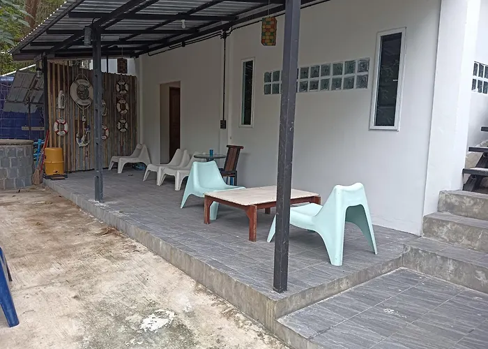White Jail At Koh Tao Hostel