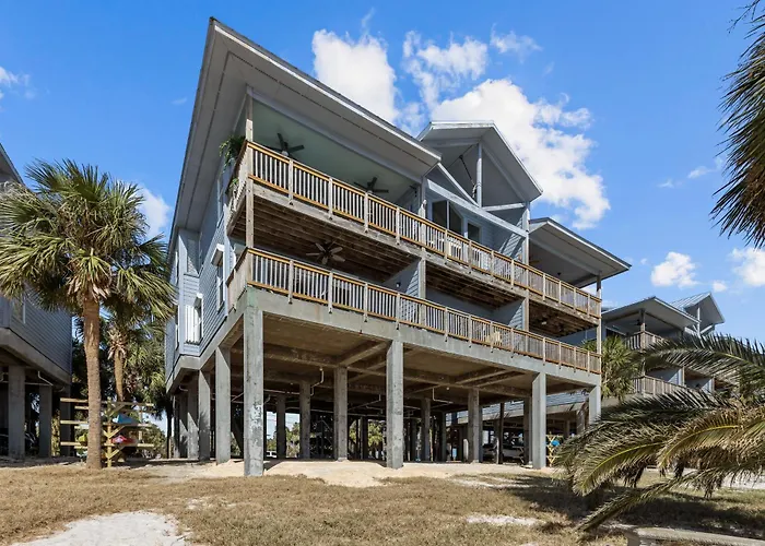 Beach & Pool Access At Condo On Cedar Key!