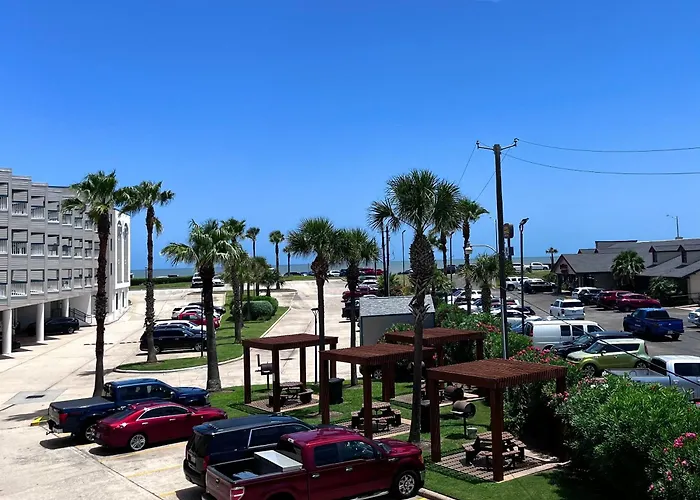 Cozy Galveston Beach Front Condo