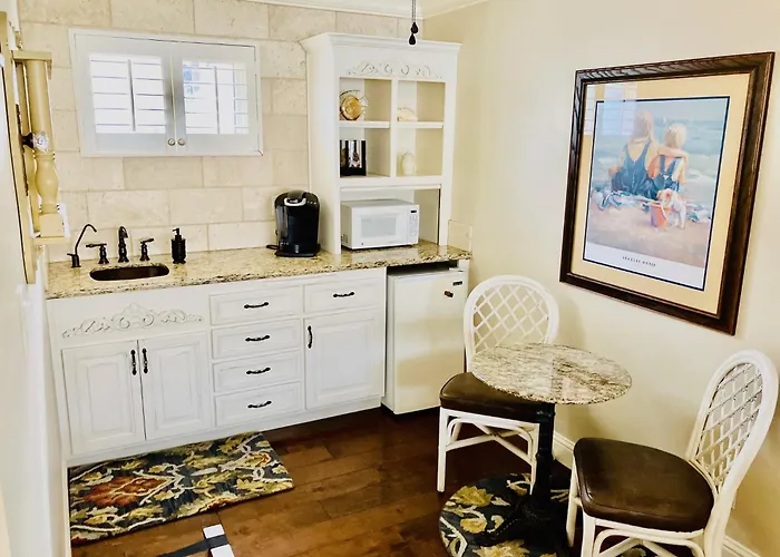 Beachcomber Inn
