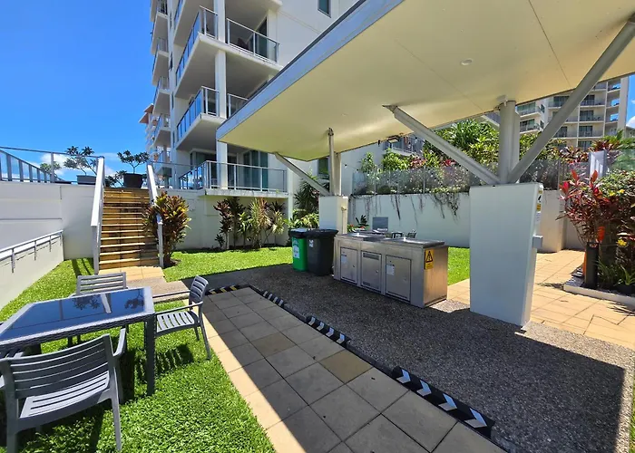 Cairns Reefside Retreats