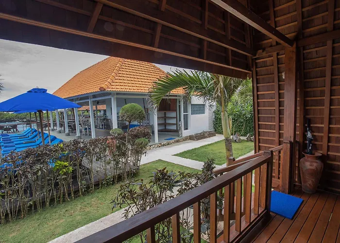 Water Blow Huts Nusa Lembongan 