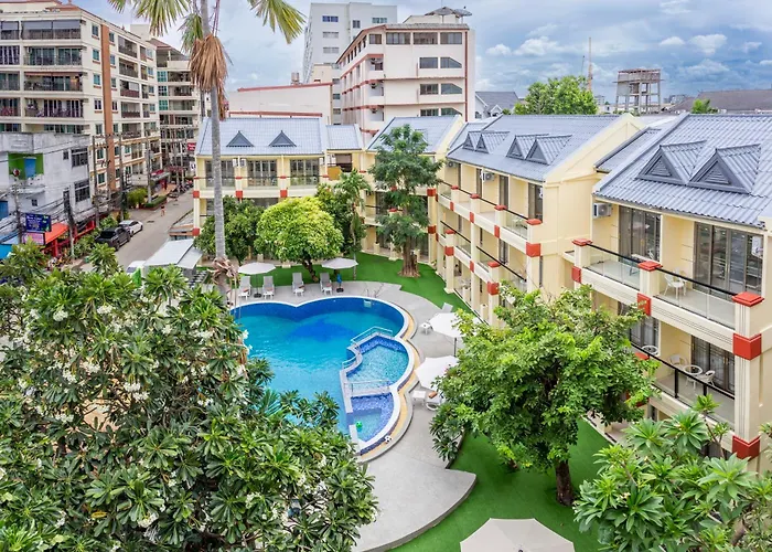 Mermaid Beach Resort - 100M To Beach, Saltwater Pool & Beergarden