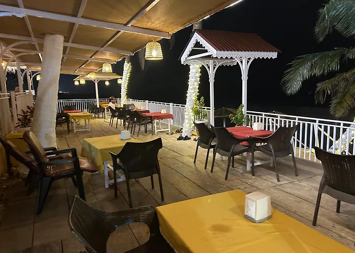 Anthy'S Guesthouse And Restaurant