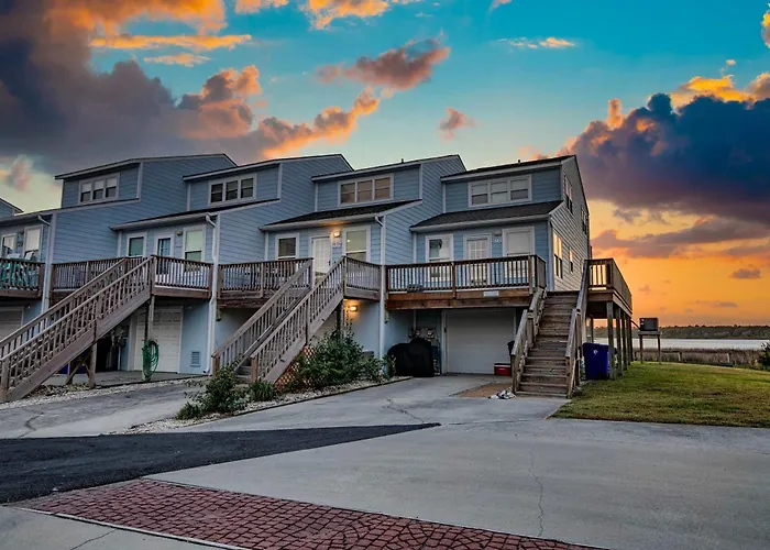 Amazing Sound View Home With Pool