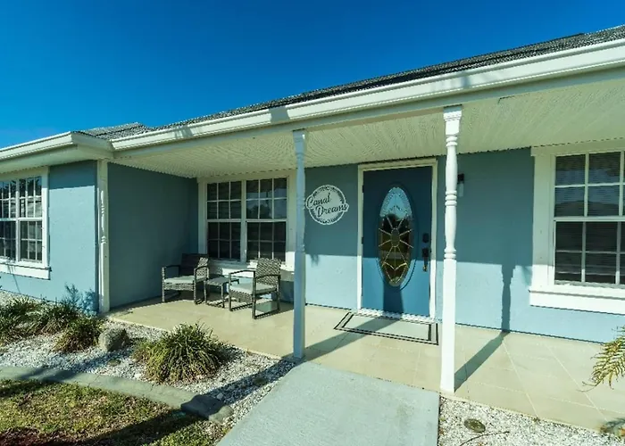"Canal Dreams" 3 Br2 Ba Pool Home On The Canal
