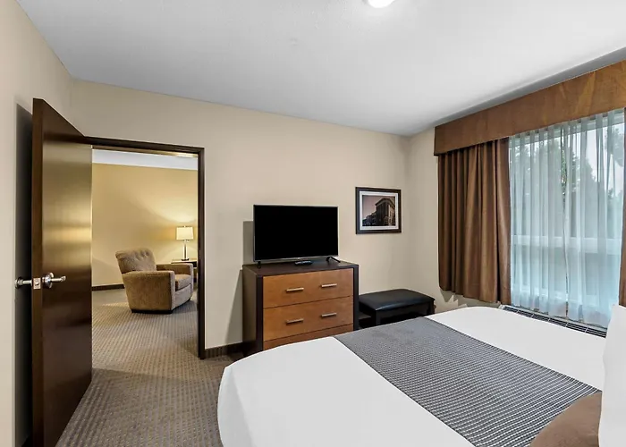 Best Western Plus Lacombe Inn And Suites