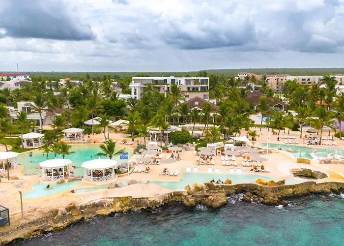 Tracadero Beach Club & Holidays Rentals