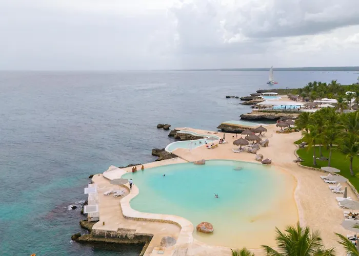 Tracadero Beach Club & Holidays Rentals