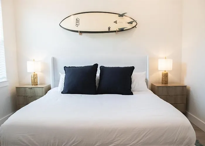 Sleeps 30, Movie Theater, Unique Pool, Golf Cart