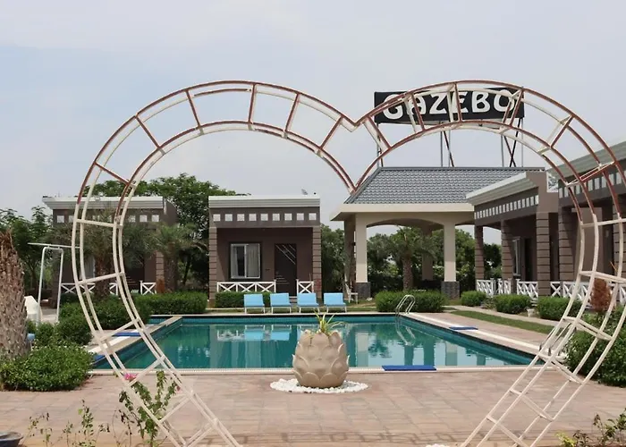 Golden Cressida Resort And Palace