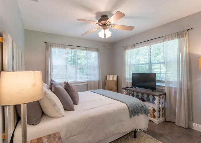 Sleepy Lagoon Cottage