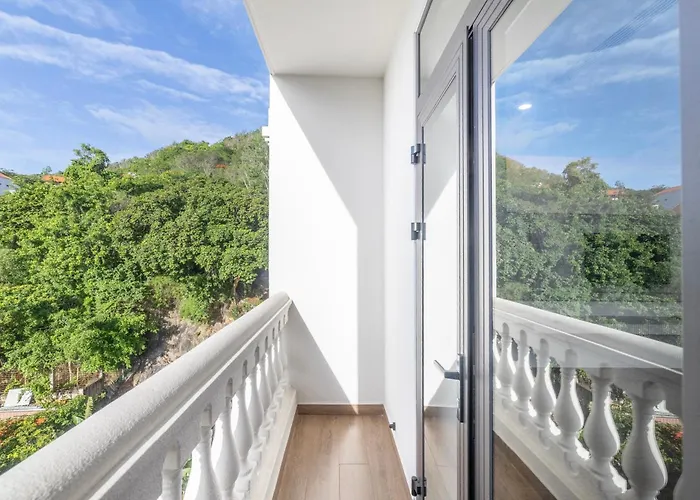 Green Lp Hotel & Apartment