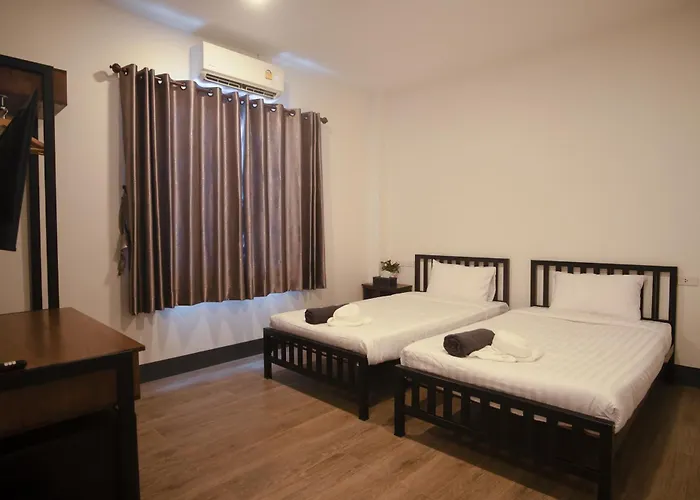 Sea Beach Hostel & Club Beachfront 18-39 Years Only