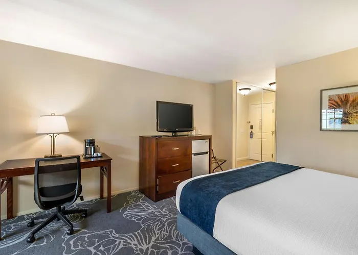 Best Western Plus Carpinteria Inn