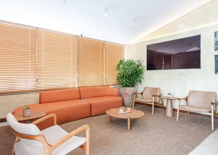 Malibu Plaza Hotel