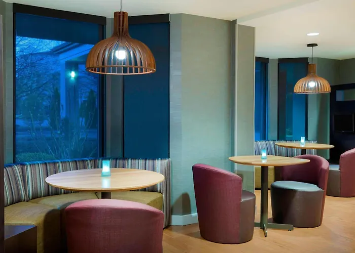 Courtyard By Marriott Asheville