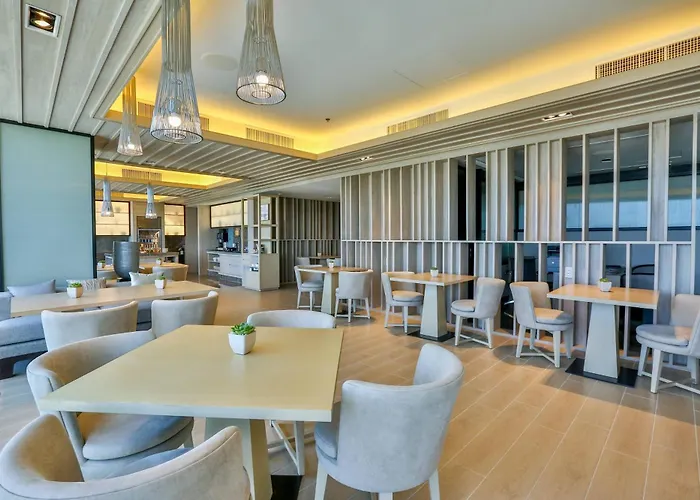 Courtyard By Marriott Iloilo