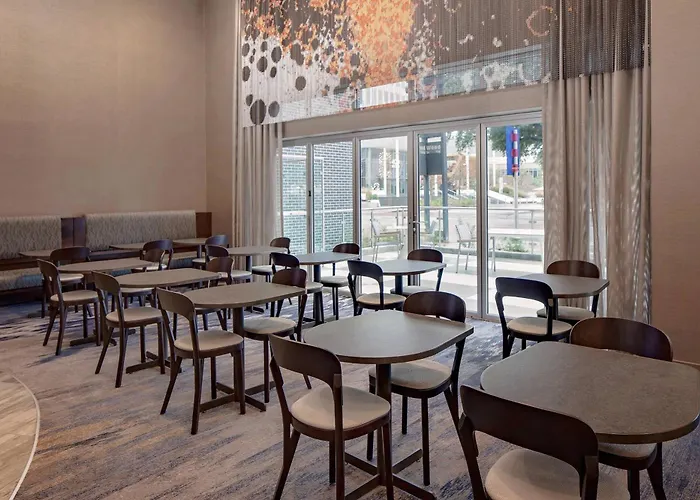 Courtyard By Marriott Dallas Downtown/Reunion District