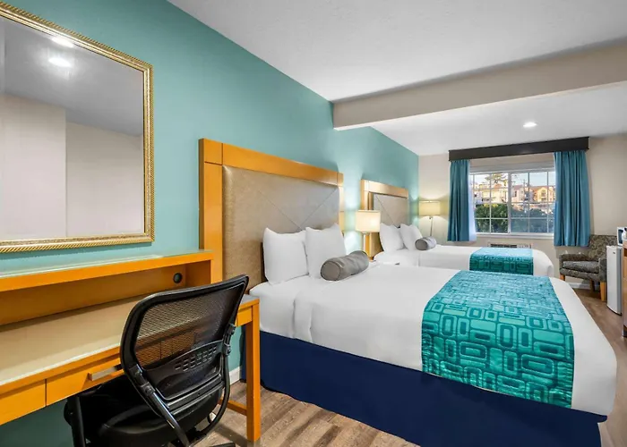Howard Johnson By Wyndham Santa Cruz