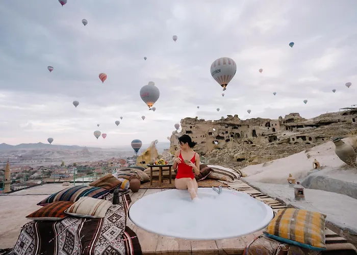 Seki Cave Hotel, Wake Up To Hot Air Balloons