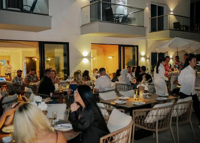 Avenue Hotel