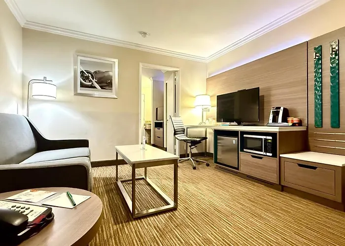 Quality Inn & Suites Los Angeles Airport - Stadium District