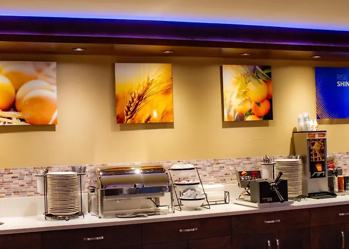 Comfort Inn & Suites Vancouver Downtown City Center