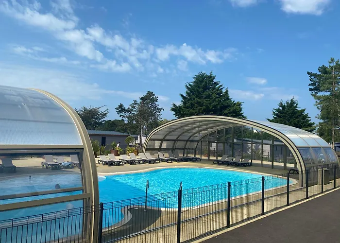 Le chalet de Patou à l'Edune résidence de vacances location wifi inclus piscine couverte chauffée à 150m de la plage