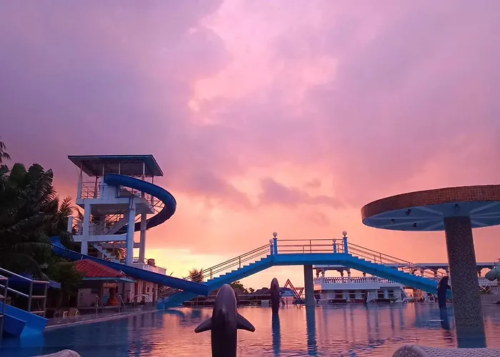 Nassim Hotel And Beach Resort