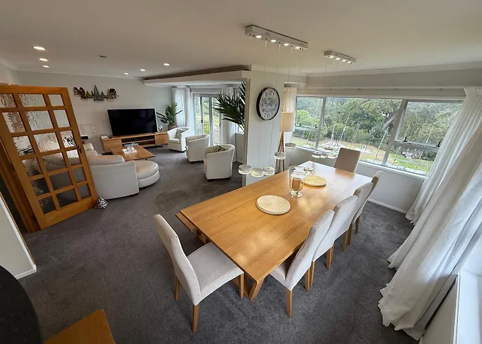 Waiake Beach Apartments