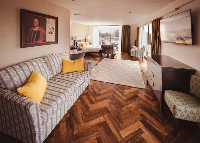 The Varsity Hotel & Spa