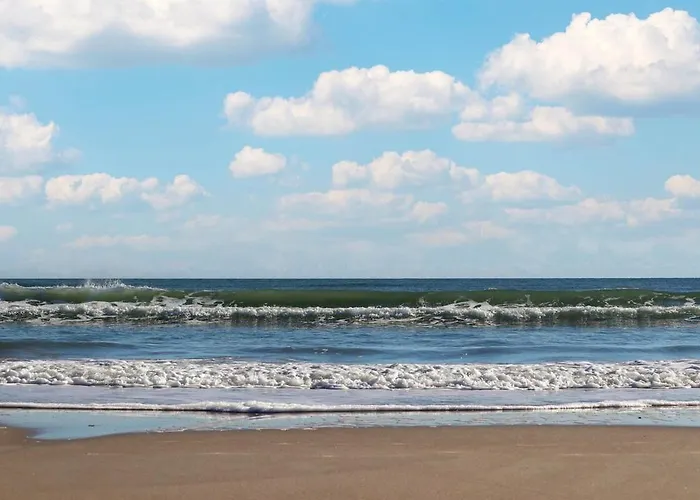 Oceanfront Bliss- Sand And Views At Watchin Waves