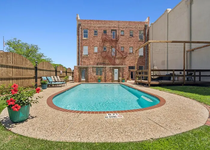 The Eastland Historic Hotel- Hondo Room