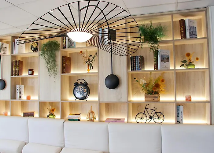 Hotel Kyriad La Rochelle Centre Ville