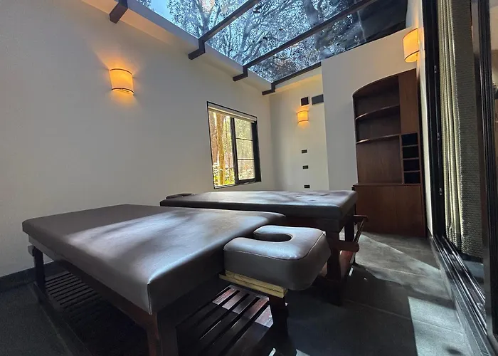 The Ibnii - Eco Luxury Resort