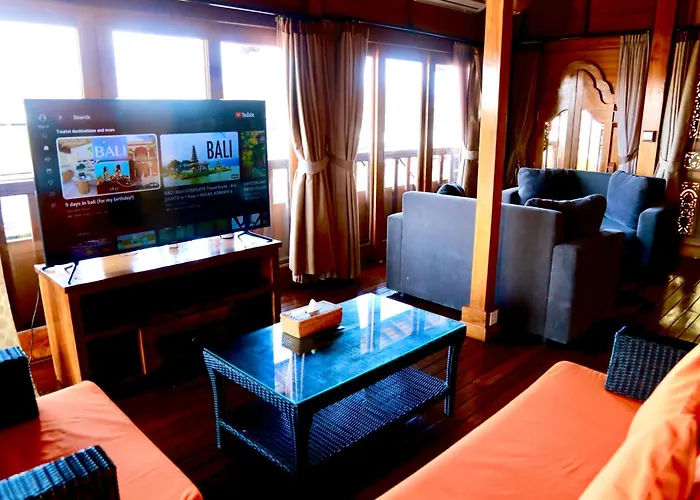 Seahouse Bali Indah Beach Inn