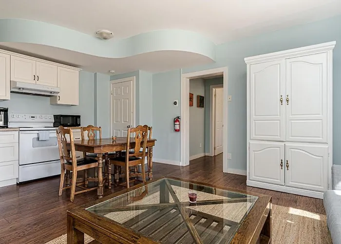 Historic 1853 Kingsgate Lakehouse
