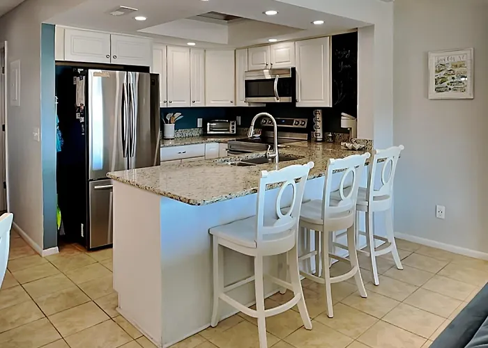 Surf Condos 618