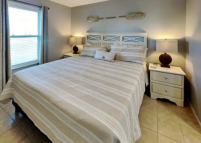 Surf Condos 618