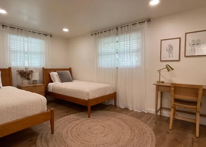 Relax Here 2 Bed Home Near Beach In Venice