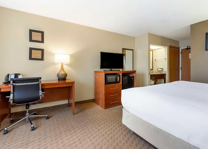 Comfort Inn & Suites Black River Falls I-94