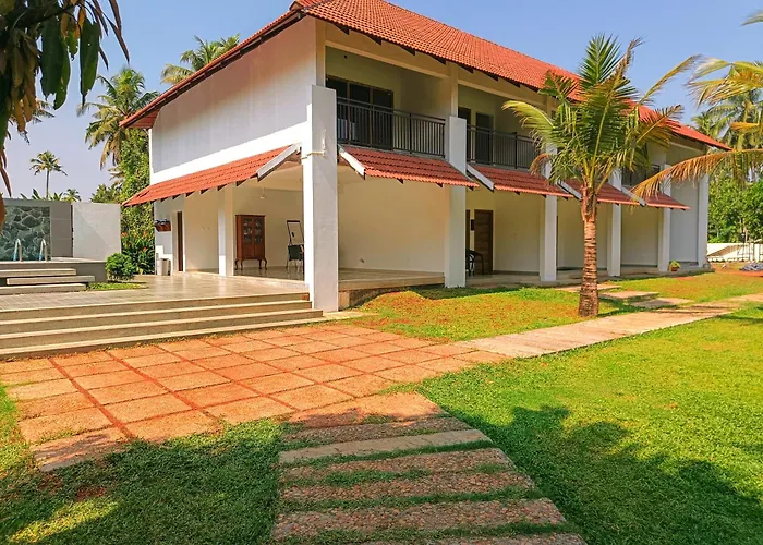 Palmgrove Lake Resort Alleppey