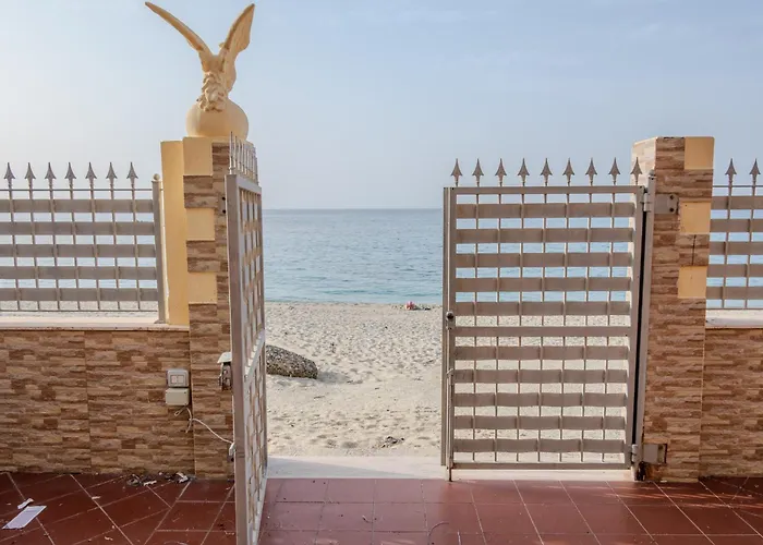Casa Vacanza - Apri il Cancello e Sei in Acqua